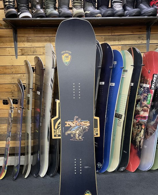 How to Choose Snowboard Gear: 2026 Guide