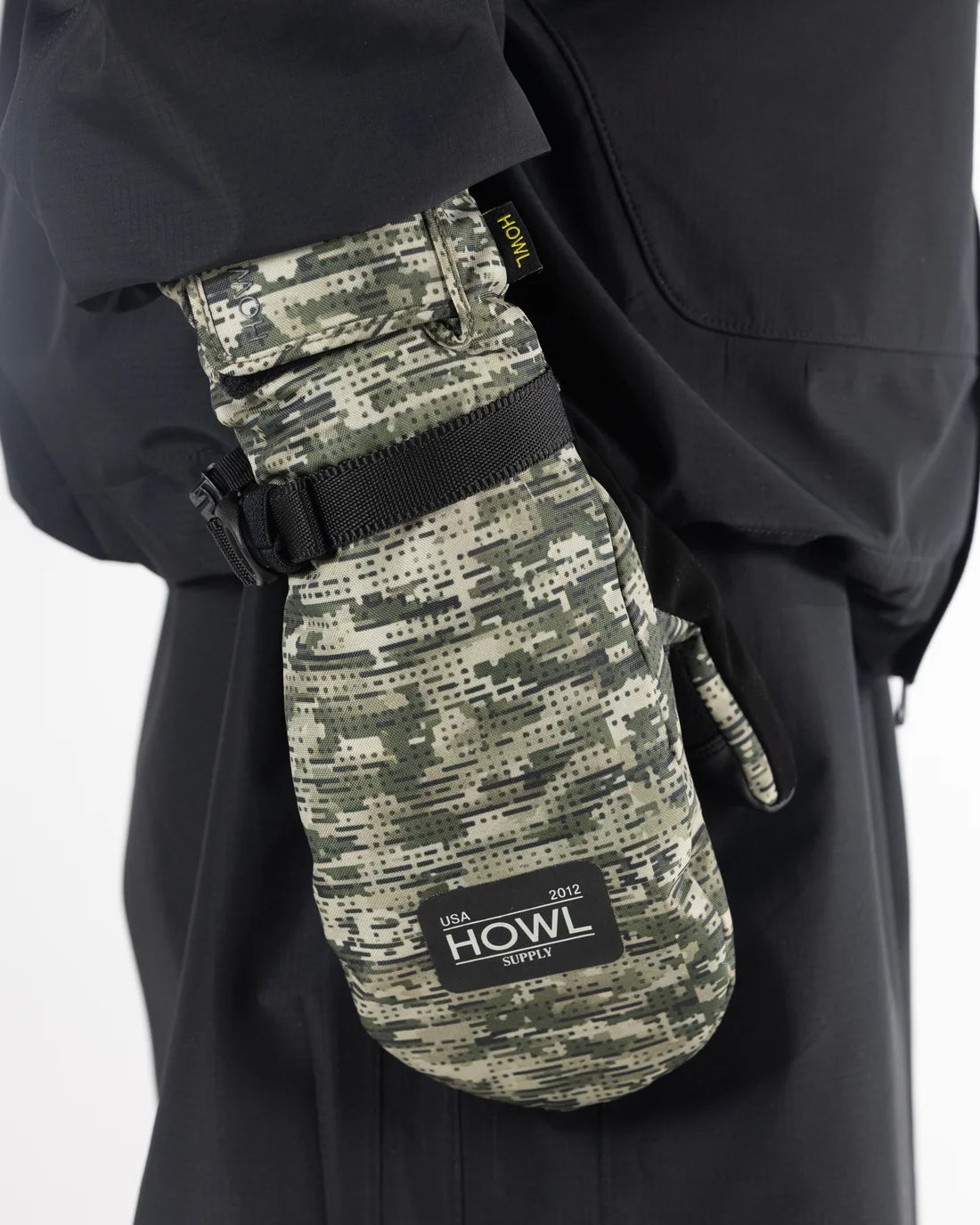Fairbanks Mitt (Glitch Camo)