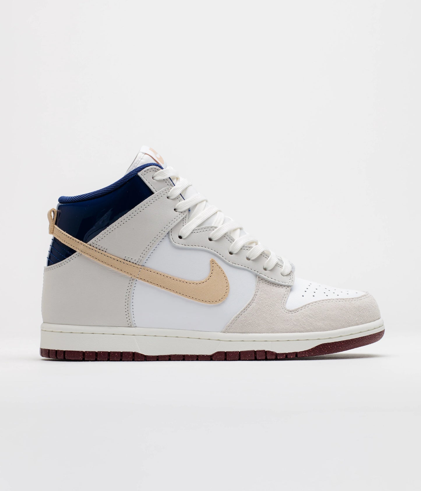 Dunk High Pro x Beyond (White/Ivory/Sand Dune/Blue Void)